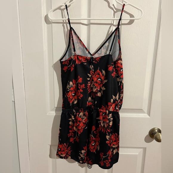 Satin thin strap romper - Picture 4 of 6